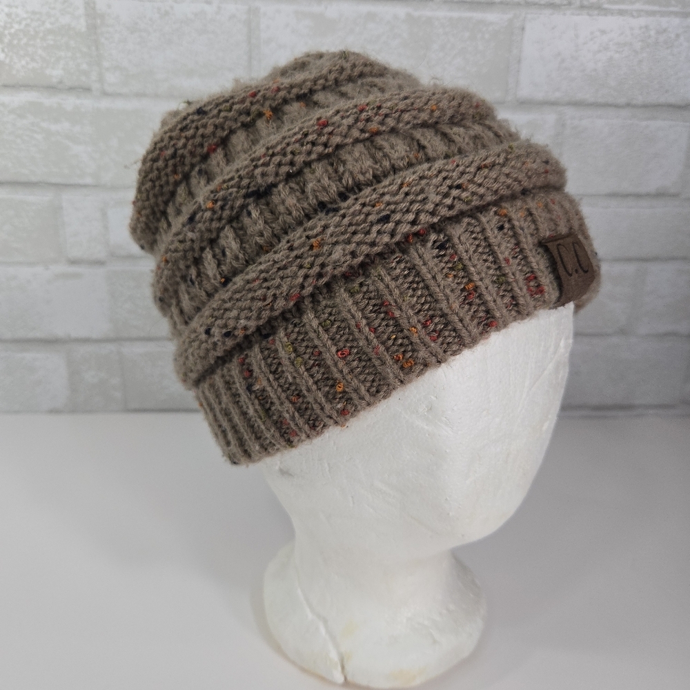 CC Boutique winter beanie - Picture 3 of 7
